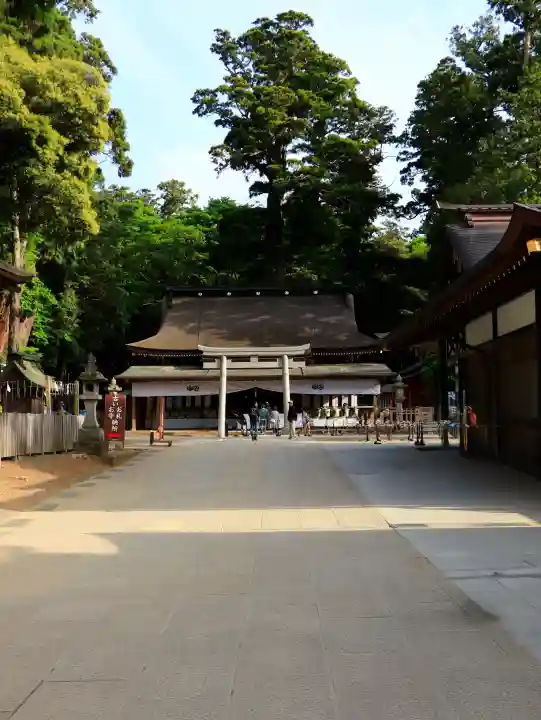 鹿島神宮の{uncategorized: "未分類", other: "その他", undefined: "問題あり", building: "その他建物", grave: "お墓", sacred_gate: "鳥居", guardian: "狛犬", statue: "像", buddha: "仏像", history: "歴史", nature: "自然", garden: "庭園", animal: "動物", pagoda: "塔", temizu: "手水舎", mountain_gate: "山門・神門", sanctuary: "本殿・本堂", subordinate: "末社・摂社", art: "芸術", scenery: "景色", jizo: "地蔵", ema: "絵馬", goshuin: "御朱印", omikuji: "おみくじ", items: "授与品その他", amulet: "お守り", goshuincho: "御朱印帳", eats: "食事", festival: "お祭り", votive_dance: "神楽", shichigosan: "七五三参", wedding: "結婚式", experience: "体験その他", initially: "初詣", around: "周辺", anti_infection: "感染症対策"}
