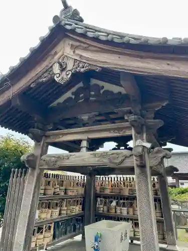 養報寺の{uncategorized: "未分類", other: "その他", undefined: "問題あり", building: "その他建物", grave: "お墓", sacred_gate: "鳥居", guardian: "狛犬", statue: "像", buddha: "仏像", history: "歴史", nature: "自然", garden: "庭園", animal: "動物", pagoda: "塔", temizu: "手水舎", mountain_gate: "山門・神門", sanctuary: "本殿・本堂", subordinate: "末社・摂社", art: "芸術", scenery: "景色", jizo: "地蔵", ema: "絵馬", goshuin: "御朱印", omikuji: "おみくじ", items: "授与品その他", amulet: "お守り", goshuincho: "御朱印帳", eats: "食事", festival: "お祭り", votive_dance: "神楽", shichigosan: "七五三参", wedding: "結婚式", experience: "体験その他", initially: "初詣", around: "周辺", anti_infection: "感染症対策"}
