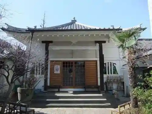 定泉寺の本殿・本堂