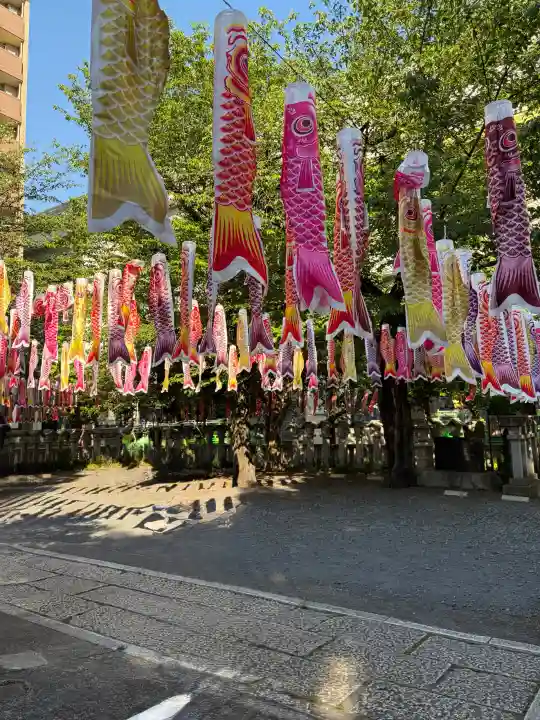 くまくま神社(導きの社 熊野町熊野神社)の{uncategorized: "未分類", other: "その他", undefined: "問題あり", building: "その他建物", grave: "お墓", sacred_gate: "鳥居", guardian: "狛犬", statue: "像", buddha: "仏像", history: "歴史", nature: "自然", garden: "庭園", animal: "動物", pagoda: "塔", temizu: "手水舎", mountain_gate: "山門・神門", sanctuary: "本殿・本堂", subordinate: "末社・摂社", art: "芸術", scenery: "景色", jizo: "地蔵", ema: "絵馬", goshuin: "御朱印", omikuji: "おみくじ", items: "授与品その他", amulet: "お守り", goshuincho: "御朱印帳", eats: "食事", festival: "お祭り", votive_dance: "神楽", shichigosan: "七五三参", wedding: "結婚式", experience: "体験その他", initially: "初詣", around: "周辺", anti_infection: "感染症対策"}