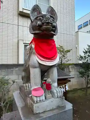 出世稲荷神社の狛犬