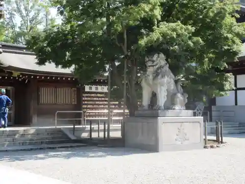 寒川神社の狛犬