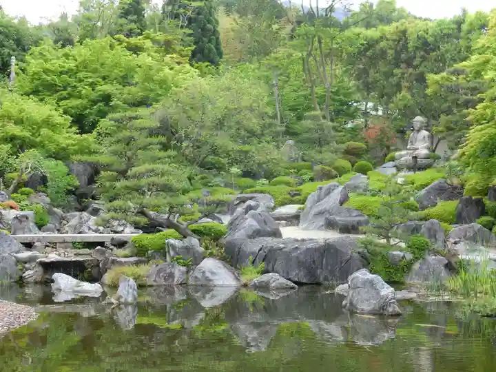 當麻寺 奥院の庭園