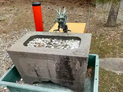 鶴若稲荷神社の{uncategorized: "未分類", other: "その他", undefined: "問題あり", building: "その他建物", grave: "お墓", sacred_gate: "鳥居", guardian: "狛犬", statue: "像", buddha: "仏像", history: "歴史", nature: "自然", garden: "庭園", animal: "動物", pagoda: "塔", temizu: "手水舎", mountain_gate: "山門・神門", sanctuary: "本殿・本堂", subordinate: "末社・摂社", art: "芸術", scenery: "景色", jizo: "地蔵", ema: "絵馬", goshuin: "御朱印", omikuji: "おみくじ", items: "授与品その他", amulet: "お守り", goshuincho: "御朱印帳", eats: "食事", festival: "お祭り", votive_dance: "神楽", shichigosan: "七五三参", wedding: "結婚式", experience: "体験その他", initially: "初詣", around: "周辺", anti_infection: "感染症対策"}