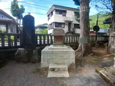 淺間神社（忍野八海）の末社・摂社