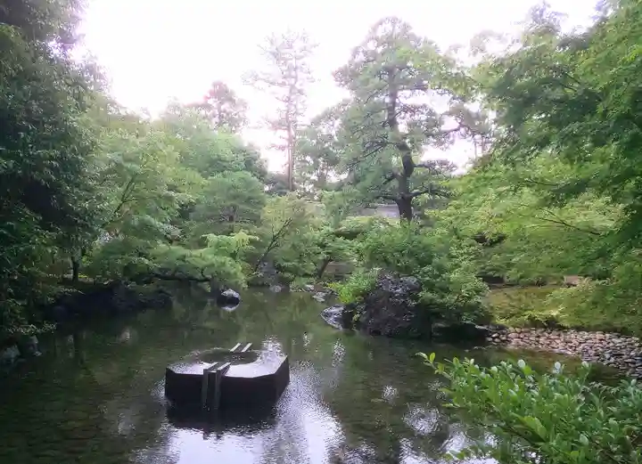 寒川神社の庭園