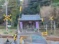 犬次神社の山門・神門
