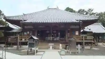 大興寺の本殿