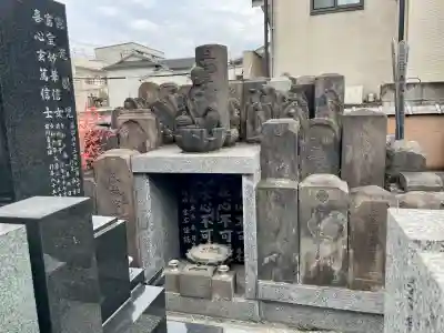 長寿寺の{uncategorized: "未分類", other: "その他", undefined: "問題あり", building: "その他建物", grave: "お墓", sacred_gate: "鳥居", guardian: "狛犬", statue: "像", buddha: "仏像", history: "歴史", nature: "自然", garden: "庭園", animal: "動物", pagoda: "塔", temizu: "手水舎", mountain_gate: "山門・神門", sanctuary: "本殿・本堂", subordinate: "末社・摂社", art: "芸術", scenery: "景色", jizo: "地蔵", ema: "絵馬", goshuin: "御朱印", omikuji: "おみくじ", items: "授与品その他", amulet: "お守り", goshuincho: "御朱印帳", eats: "食事", festival: "お祭り", votive_dance: "神楽", shichigosan: "七五三参", wedding: "結婚式", experience: "体験その他", initially: "初詣", around: "周辺", anti_infection: "感染症対策"}