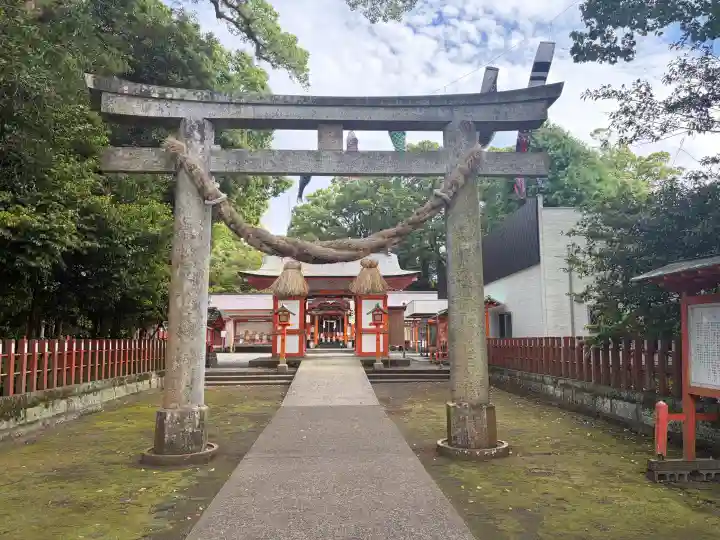 揖宿神社の{uncategorized: "未分類", other: "その他", undefined: "問題あり", building: "その他建物", grave: "お墓", sacred_gate: "鳥居", guardian: "狛犬", statue: "像", buddha: "仏像", history: "歴史", nature: "自然", garden: "庭園", animal: "動物", pagoda: "塔", temizu: "手水舎", mountain_gate: "山門・神門", sanctuary: "本殿・本堂", subordinate: "末社・摂社", art: "芸術", scenery: "景色", jizo: "地蔵", ema: "絵馬", goshuin: "御朱印", omikuji: "おみくじ", items: "授与品その他", amulet: "お守り", goshuincho: "御朱印帳", eats: "食事", festival: "お祭り", votive_dance: "神楽", shichigosan: "七五三参", wedding: "結婚式", experience: "体験その他", initially: "初詣", around: "周辺", anti_infection: "感染症対策"}
