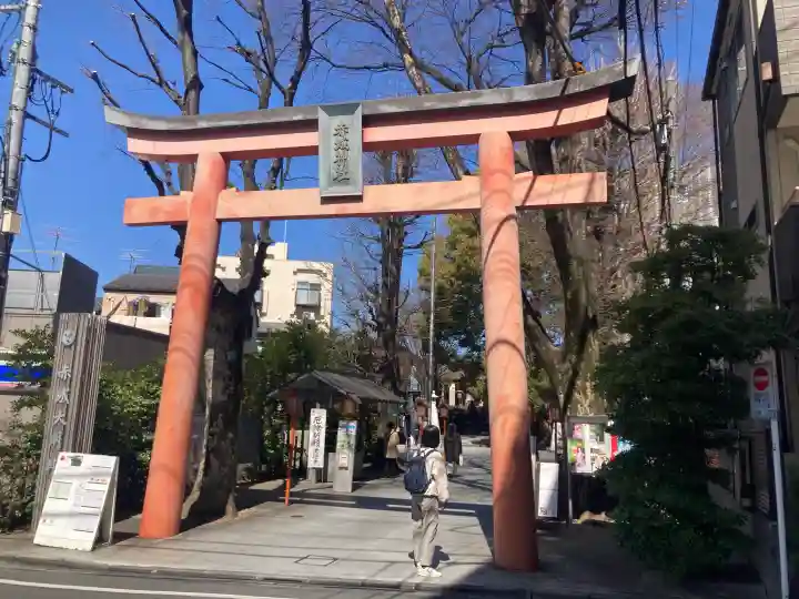 赤城神社の{uncategorized: "未分類", other: "その他", undefined: "問題あり", building: "その他建物", grave: "お墓", sacred_gate: "鳥居", guardian: "狛犬", statue: "像", buddha: "仏像", history: "歴史", nature: "自然", garden: "庭園", animal: "動物", pagoda: "塔", temizu: "手水舎", mountain_gate: "山門・神門", sanctuary: "本殿・本堂", subordinate: "末社・摂社", art: "芸術", scenery: "景色", jizo: "地蔵", ema: "絵馬", goshuin: "御朱印", omikuji: "おみくじ", items: "授与品その他", amulet: "お守り", goshuincho: "御朱印帳", eats: "食事", festival: "お祭り", votive_dance: "神楽", shichigosan: "七五三参", wedding: "結婚式", experience: "体験その他", initially: "初詣", around: "周辺", anti_infection: "感染症対策"}