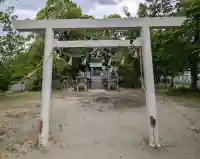 神明社(東お宮)の{uncategorized: "未分類", other: "その他", undefined: "問題あり", building: "その他建物", grave: "お墓", sacred_gate: "鳥居", guardian: "狛犬", statue: "像", buddha: "仏像", history: "歴史", nature: "自然", garden: "庭園", animal: "動物", pagoda: "塔", temizu: "手水舎", mountain_gate: "山門・神門", sanctuary: "本殿・本堂", subordinate: "末社・摂社", art: "芸術", scenery: "景色", jizo: "地蔵", ema: "絵馬", goshuin: "御朱印", omikuji: "おみくじ", items: "授与品その他", amulet: "お守り", goshuincho: "御朱印帳", eats: "食事", festival: "お祭り", votive_dance: "神楽", shichigosan: "七五三参", wedding: "結婚式", experience: "体験その他", initially: "初詣", around: "周辺", anti_infection: "感染症対策"}