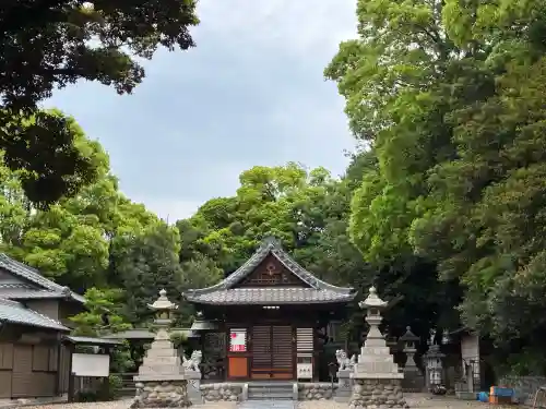 八幡社（渡内八幡社）の{uncategorized: "未分類", other: "その他", undefined: "問題あり", building: "その他建物", grave: "お墓", sacred_gate: "鳥居", guardian: "狛犬", statue: "像", buddha: "仏像", history: "歴史", nature: "自然", garden: "庭園", animal: "動物", pagoda: "塔", temizu: "手水舎", mountain_gate: "山門・神門", sanctuary: "本殿・本堂", subordinate: "末社・摂社", art: "芸術", scenery: "景色", jizo: "地蔵", ema: "絵馬", goshuin: "御朱印", omikuji: "おみくじ", items: "授与品その他", amulet: "お守り", goshuincho: "御朱印帳", eats: "食事", festival: "お祭り", votive_dance: "神楽", shichigosan: "七五三参", wedding: "結婚式", experience: "体験その他", initially: "初詣", around: "周辺", anti_infection: "感染症対策"}