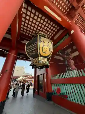浅草寺の山門・神門