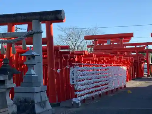 小泉稲荷神社の鳥居