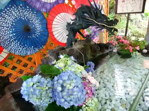 虻田神社の手水