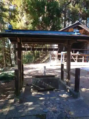 八宮神社（越畑）の{uncategorized: "未分類", other: "その他", undefined: "問題あり", building: "その他建物", grave: "お墓", sacred_gate: "鳥居", guardian: "狛犬", statue: "像", buddha: "仏像", history: "歴史", nature: "自然", garden: "庭園", animal: "動物", pagoda: "塔", temizu: "手水舎", mountain_gate: "山門・神門", sanctuary: "本殿・本堂", subordinate: "末社・摂社", art: "芸術", scenery: "景色", jizo: "地蔵", ema: "絵馬", goshuin: "御朱印", omikuji: "おみくじ", items: "授与品その他", amulet: "お守り", goshuincho: "御朱印帳", eats: "食事", festival: "お祭り", votive_dance: "神楽", shichigosan: "七五三参", wedding: "結婚式", experience: "体験その他", initially: "初詣", around: "周辺", anti_infection: "感染症対策"}