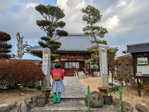 宣隆寺の山門