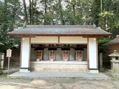 往馬坐伊古麻都比古神社の末社・摂社