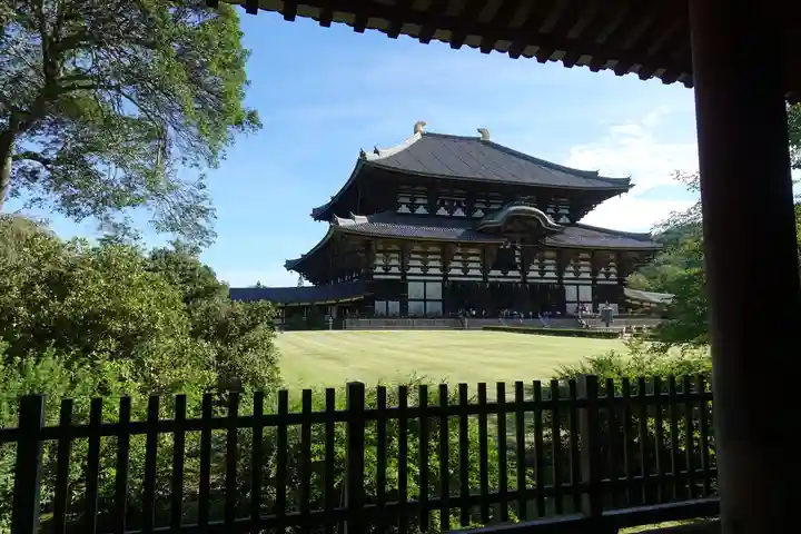 東大寺の本殿・本堂