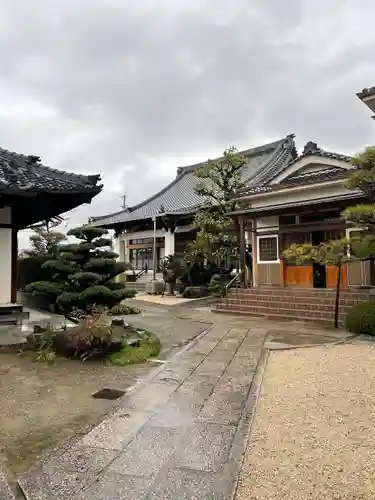 長伝寺の本殿・本堂