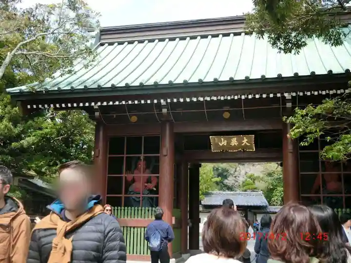 高徳院の山門・神門