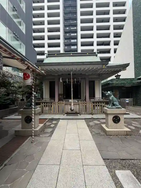 宮益御嶽神社の{uncategorized: "未分類", other: "その他", undefined: "問題あり", building: "その他建物", grave: "お墓", sacred_gate: "鳥居", guardian: "狛犬", statue: "像", buddha: "仏像", history: "歴史", nature: "自然", garden: "庭園", animal: "動物", pagoda: "塔", temizu: "手水舎", mountain_gate: "山門・神門", sanctuary: "本殿・本堂", subordinate: "末社・摂社", art: "芸術", scenery: "景色", jizo: "地蔵", ema: "絵馬", goshuin: "御朱印", omikuji: "おみくじ", items: "授与品その他", amulet: "お守り", goshuincho: "御朱印帳", eats: "食事", festival: "お祭り", votive_dance: "神楽", shichigosan: "七五三参", wedding: "結婚式", experience: "体験その他", initially: "初詣", around: "周辺", anti_infection: "感染症対策"}