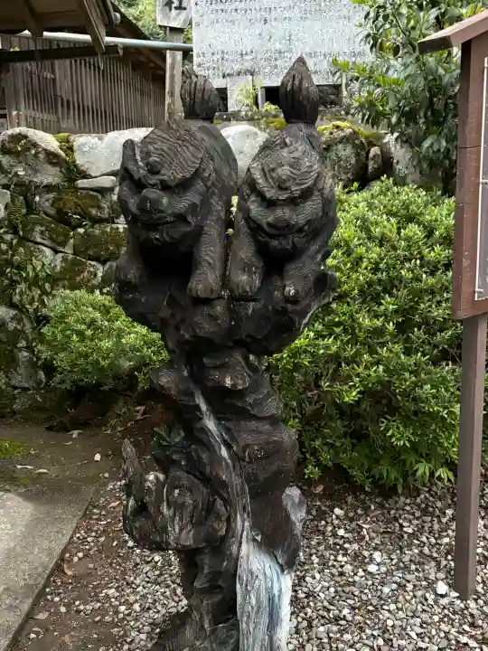 大瀧神社の{uncategorized: "未分類", other: "その他", undefined: "問題あり", building: "その他建物", grave: "お墓", sacred_gate: "鳥居", guardian: "狛犬", statue: "像", buddha: "仏像", history: "歴史", nature: "自然", garden: "庭園", animal: "動物", pagoda: "塔", temizu: "手水舎", mountain_gate: "山門・神門", sanctuary: "本殿・本堂", subordinate: "末社・摂社", art: "芸術", scenery: "景色", jizo: "地蔵", ema: "絵馬", goshuin: "御朱印", omikuji: "おみくじ", items: "授与品その他", amulet: "お守り", goshuincho: "御朱印帳", eats: "食事", festival: "お祭り", votive_dance: "神楽", shichigosan: "七五三参", wedding: "結婚式", experience: "体験その他", initially: "初詣", around: "周辺", anti_infection: "感染症対策"}