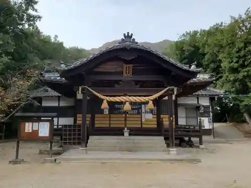 皇后八幡神社の本殿