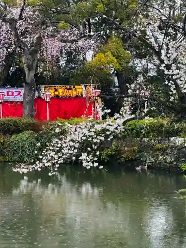 三嶋大社の{uncategorized: "未分類", other: "その他", undefined: "問題あり", building: "その他建物", grave: "お墓", sacred_gate: "鳥居", guardian: "狛犬", statue: "像", buddha: "仏像", history: "歴史", nature: "自然", garden: "庭園", animal: "動物", pagoda: "塔", temizu: "手水舎", mountain_gate: "山門・神門", sanctuary: "本殿・本堂", subordinate: "末社・摂社", art: "芸術", scenery: "景色", jizo: "地蔵", ema: "絵馬", goshuin: "御朱印", omikuji: "おみくじ", items: "授与品その他", amulet: "お守り", goshuincho: "御朱印帳", eats: "食事", festival: "お祭り", votive_dance: "神楽", shichigosan: "七五三参", wedding: "結婚式", experience: "体験その他", initially: "初詣", around: "周辺", anti_infection: "感染症対策"}