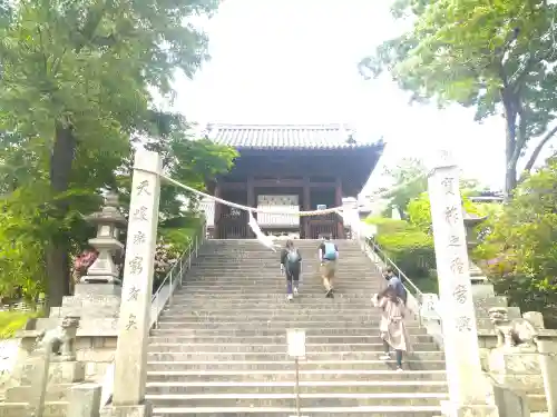阿智神社の山門・神門