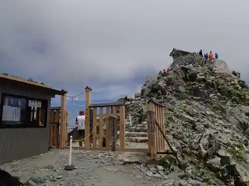 雄山神社峰本社の建物その他