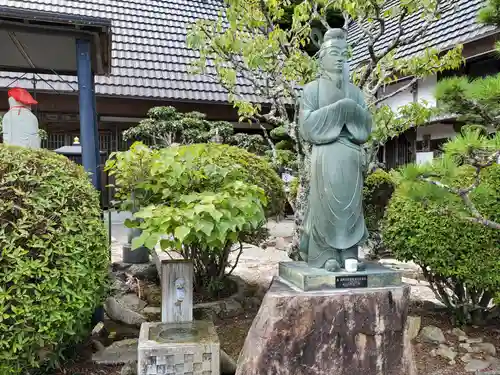 聖徳寺の像