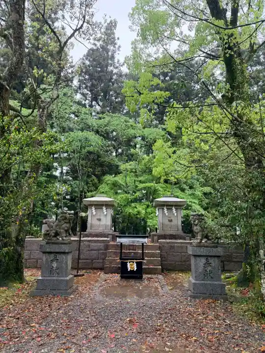 熊野本宮大社の{uncategorized: "未分類", other: "その他", undefined: "問題あり", building: "その他建物", grave: "お墓", sacred_gate: "鳥居", guardian: "狛犬", statue: "像", buddha: "仏像", history: "歴史", nature: "自然", garden: "庭園", animal: "動物", pagoda: "塔", temizu: "手水舎", mountain_gate: "山門・神門", sanctuary: "本殿・本堂", subordinate: "末社・摂社", art: "芸術", scenery: "景色", jizo: "地蔵", ema: "絵馬", goshuin: "御朱印", omikuji: "おみくじ", items: "授与品その他", amulet: "お守り", goshuincho: "御朱印帳", eats: "食事", festival: "お祭り", votive_dance: "神楽", shichigosan: "七五三参", wedding: "結婚式", experience: "体験その他", initially: "初詣", around: "周辺", anti_infection: "感染症対策"}