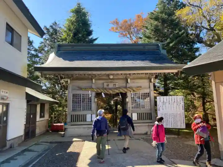石鎚神社 中宮 成就社の山門・神門