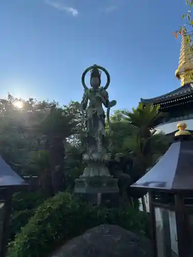 一心寺の{uncategorized: "未分類", other: "その他", undefined: "問題あり", building: "その他建物", grave: "お墓", sacred_gate: "鳥居", guardian: "狛犬", statue: "像", buddha: "仏像", history: "歴史", nature: "自然", garden: "庭園", animal: "動物", pagoda: "塔", temizu: "手水舎", mountain_gate: "山門・神門", sanctuary: "本殿・本堂", subordinate: "末社・摂社", art: "芸術", scenery: "景色", jizo: "地蔵", ema: "絵馬", goshuin: "御朱印", omikuji: "おみくじ", items: "授与品その他", amulet: "お守り", goshuincho: "御朱印帳", eats: "食事", festival: "お祭り", votive_dance: "神楽", shichigosan: "七五三参", wedding: "結婚式", experience: "体験その他", initially: "初詣", around: "周辺", anti_infection: "感染症対策"}