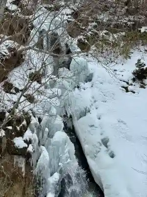 大岩稲荷神社の{uncategorized: "未分類", other: "その他", undefined: "問題あり", building: "その他建物", grave: "お墓", sacred_gate: "鳥居", guardian: "狛犬", statue: "像", buddha: "仏像", history: "歴史", nature: "自然", garden: "庭園", animal: "動物", pagoda: "塔", temizu: "手水舎", mountain_gate: "山門・神門", sanctuary: "本殿・本堂", subordinate: "末社・摂社", art: "芸術", scenery: "景色", jizo: "地蔵", ema: "絵馬", goshuin: "御朱印", omikuji: "おみくじ", items: "授与品その他", amulet: "お守り", goshuincho: "御朱印帳", eats: "食事", festival: "お祭り", votive_dance: "神楽", shichigosan: "七五三参", wedding: "結婚式", experience: "体験その他", initially: "初詣", around: "周辺", anti_infection: "感染症対策"}