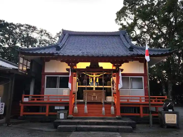 八幡神社の本殿・本堂