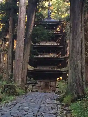 出羽神社(出羽三山神社)～三神合祭殿～の塔