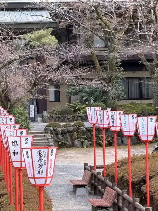 石清水八幡宮の{uncategorized: "未分類", other: "その他", undefined: "問題あり", building: "その他建物", grave: "お墓", sacred_gate: "鳥居", guardian: "狛犬", statue: "像", buddha: "仏像", history: "歴史", nature: "自然", garden: "庭園", animal: "動物", pagoda: "塔", temizu: "手水舎", mountain_gate: "山門・神門", sanctuary: "本殿・本堂", subordinate: "末社・摂社", art: "芸術", scenery: "景色", jizo: "地蔵", ema: "絵馬", goshuin: "御朱印", omikuji: "おみくじ", items: "授与品その他", amulet: "お守り", goshuincho: "御朱印帳", eats: "食事", festival: "お祭り", votive_dance: "神楽", shichigosan: "七五三参", wedding: "結婚式", experience: "体験その他", initially: "初詣", around: "周辺", anti_infection: "感染症対策"}