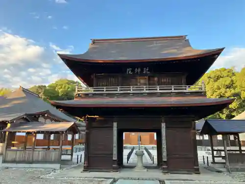 乾坤院の山門・神門