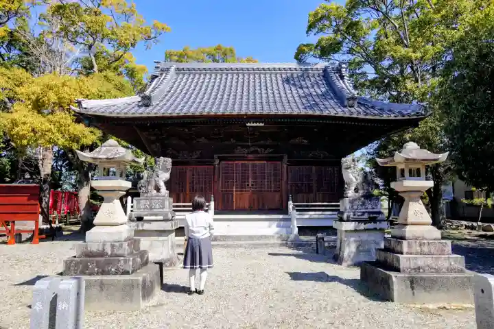 神明社(市子神明社)の{uncategorized: "未分類", other: "その他", undefined: "問題あり", building: "その他建物", grave: "お墓", sacred_gate: "鳥居", guardian: "狛犬", statue: "像", buddha: "仏像", history: "歴史", nature: "自然", garden: "庭園", animal: "動物", pagoda: "塔", temizu: "手水舎", mountain_gate: "山門・神門", sanctuary: "本殿・本堂", subordinate: "末社・摂社", art: "芸術", scenery: "景色", jizo: "地蔵", ema: "絵馬", goshuin: "御朱印", omikuji: "おみくじ", items: "授与品その他", amulet: "お守り", goshuincho: "御朱印帳", eats: "食事", festival: "お祭り", votive_dance: "神楽", shichigosan: "七五三参", wedding: "結婚式", experience: "体験その他", initially: "初詣", around: "周辺", anti_infection: "感染症対策"}