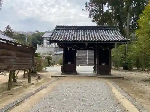 安仁神社の{uncategorized: "未分類", other: "その他", undefined: "問題あり", building: "その他建物", grave: "お墓", sacred_gate: "鳥居", guardian: "狛犬", statue: "像", buddha: "仏像", history: "歴史", nature: "自然", garden: "庭園", animal: "動物", pagoda: "塔", temizu: "手水舎", mountain_gate: "山門・神門", sanctuary: "本殿・本堂", subordinate: "末社・摂社", art: "芸術", scenery: "景色", jizo: "地蔵", ema: "絵馬", goshuin: "御朱印", omikuji: "おみくじ", items: "授与品その他", amulet: "お守り", goshuincho: "御朱印帳", eats: "食事", festival: "お祭り", votive_dance: "神楽", shichigosan: "七五三参", wedding: "結婚式", experience: "体験その他", initially: "初詣", around: "周辺", anti_infection: "感染症対策"}