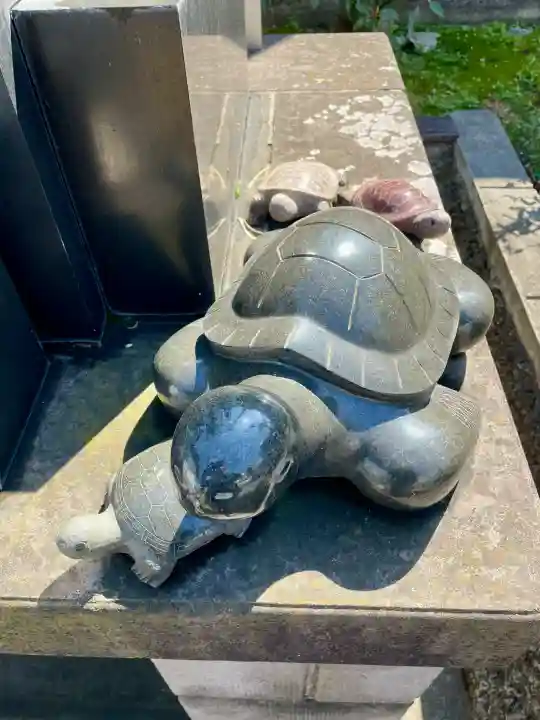 慶運寺の{uncategorized: "未分類", other: "その他", undefined: "問題あり", building: "その他建物", grave: "お墓", sacred_gate: "鳥居", guardian: "狛犬", statue: "像", buddha: "仏像", history: "歴史", nature: "自然", garden: "庭園", animal: "動物", pagoda: "塔", temizu: "手水舎", mountain_gate: "山門・神門", sanctuary: "本殿・本堂", subordinate: "末社・摂社", art: "芸術", scenery: "景色", jizo: "地蔵", ema: "絵馬", goshuin: "御朱印", omikuji: "おみくじ", items: "授与品その他", amulet: "お守り", goshuincho: "御朱印帳", eats: "食事", festival: "お祭り", votive_dance: "神楽", shichigosan: "七五三参", wedding: "結婚式", experience: "体験その他", initially: "初詣", around: "周辺", anti_infection: "感染症対策"}
