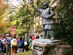 三光神社の像