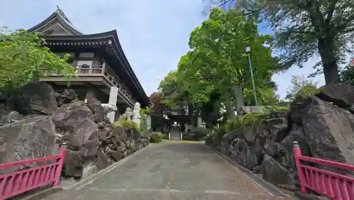 善養寺（善養密寺）の{uncategorized: "未分類", other: "その他", undefined: "問題あり", building: "その他建物", grave: "お墓", sacred_gate: "鳥居", guardian: "狛犬", statue: "像", buddha: "仏像", history: "歴史", nature: "自然", garden: "庭園", animal: "動物", pagoda: "塔", temizu: "手水舎", mountain_gate: "山門・神門", sanctuary: "本殿・本堂", subordinate: "末社・摂社", art: "芸術", scenery: "景色", jizo: "地蔵", ema: "絵馬", goshuin: "御朱印", omikuji: "おみくじ", items: "授与品その他", amulet: "お守り", goshuincho: "御朱印帳", eats: "食事", festival: "お祭り", votive_dance: "神楽", shichigosan: "七五三参", wedding: "結婚式", experience: "体験その他", initially: "初詣", around: "周辺", anti_infection: "感染症対策"}