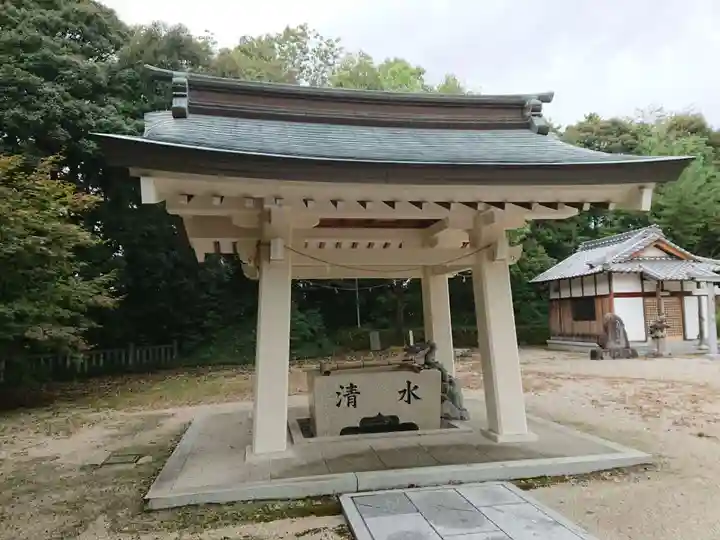 八柱神社の手水舎