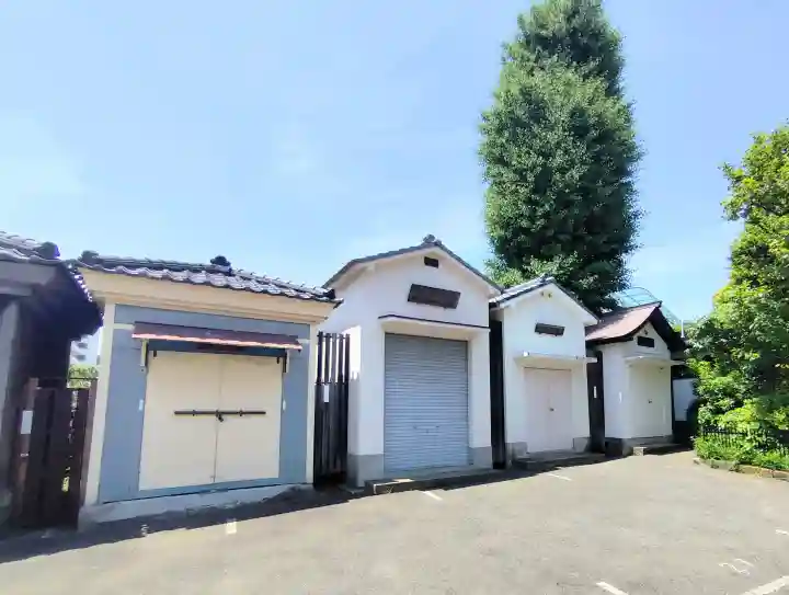 白山神社の{uncategorized: "未分類", other: "その他", undefined: "問題あり", building: "その他建物", grave: "お墓", sacred_gate: "鳥居", guardian: "狛犬", statue: "像", buddha: "仏像", history: "歴史", nature: "自然", garden: "庭園", animal: "動物", pagoda: "塔", temizu: "手水舎", mountain_gate: "山門・神門", sanctuary: "本殿・本堂", subordinate: "末社・摂社", art: "芸術", scenery: "景色", jizo: "地蔵", ema: "絵馬", goshuin: "御朱印", omikuji: "おみくじ", items: "授与品その他", amulet: "お守り", goshuincho: "御朱印帳", eats: "食事", festival: "お祭り", votive_dance: "神楽", shichigosan: "七五三参", wedding: "結婚式", experience: "体験その他", initially: "初詣", around: "周辺", anti_infection: "感染症対策"}