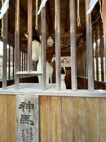 中道八阪神社の像