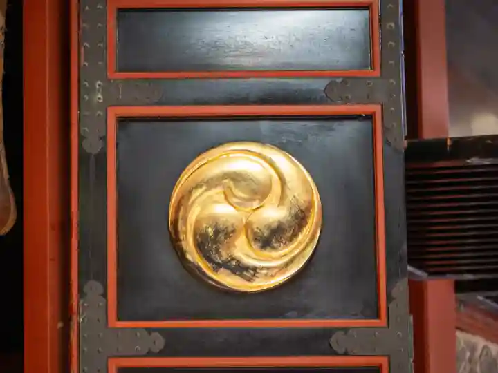 赤坂氷川神社の{uncategorized: "未分類", other: "その他", undefined: "問題あり", building: "その他建物", grave: "お墓", sacred_gate: "鳥居", guardian: "狛犬", statue: "像", buddha: "仏像", history: "歴史", nature: "自然", garden: "庭園", animal: "動物", pagoda: "塔", temizu: "手水舎", mountain_gate: "山門・神門", sanctuary: "本殿・本堂", subordinate: "末社・摂社", art: "芸術", scenery: "景色", jizo: "地蔵", ema: "絵馬", goshuin: "御朱印", omikuji: "おみくじ", items: "授与品その他", amulet: "お守り", goshuincho: "御朱印帳", eats: "食事", festival: "お祭り", votive_dance: "神楽", shichigosan: "七五三参", wedding: "結婚式", experience: "体験その他", initially: "初詣", around: "周辺", anti_infection: "感染症対策"}